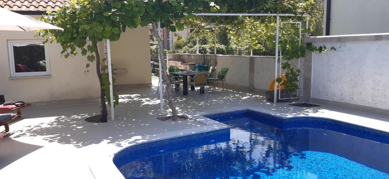Apartmani Amira Trebinje Exteriör bild